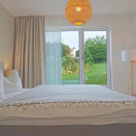 Apartament Charmante Wippsteert Auf Ruegen, Grosser Garten Und Sonnen Terrasse Am Golf Platz Und Nationalpark Jasmund