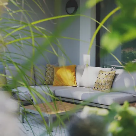 Charmante Wippsteert Auf Ruegen, Grosser Garten Und Sonnen Terrasse Am Golf Platz Und Nationalpark Jasmund Apartment Lohme