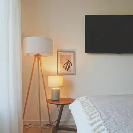 Charmante Wippsteert Auf Ruegen, Grosser Garten Und Sonnen Terrasse Am Golf Platz Und Nationalpark Jasmund Apartament