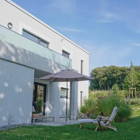 Charmante Wippsteert Auf Ruegen, Grosser Garten Und Sonnen Terrasse Am Golf Platz Und Nationalpark Jasmund * Lohme