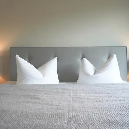 Charmante Wippsteert Auf Ruegen, Grosser Garten Und Sonnen Terrasse Am Golf Platz Und Nationalpark Jasmund Apartament *